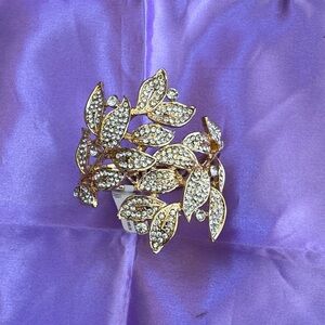 Rhinestone leaves bracelet